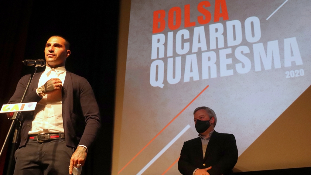 Quaresma entregou bolsas de mérito