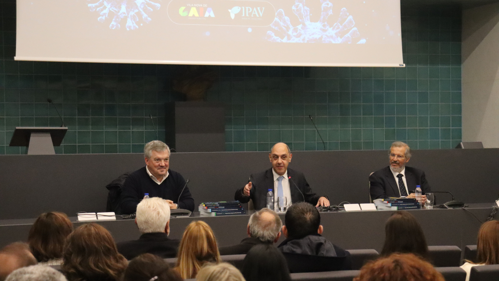Vítor Rodrigues, presidente da câmara,  o ministro Manuel Pizarro e Rui Marques, presidente do IPAV.