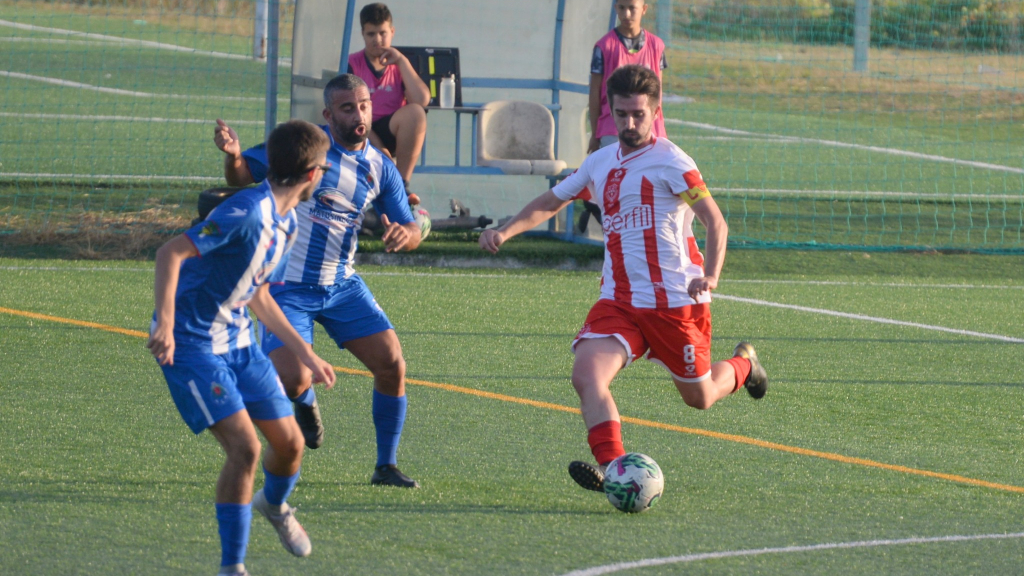 Leverense começou o jogo a sofrer, mas acabou a festejar o triunfo.