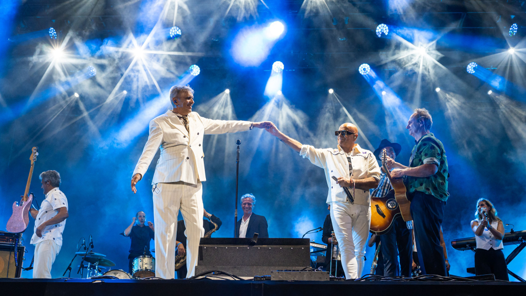 A Rui Reininho e Pedro Abrunhosa juntou-se ainda Rui Veloso